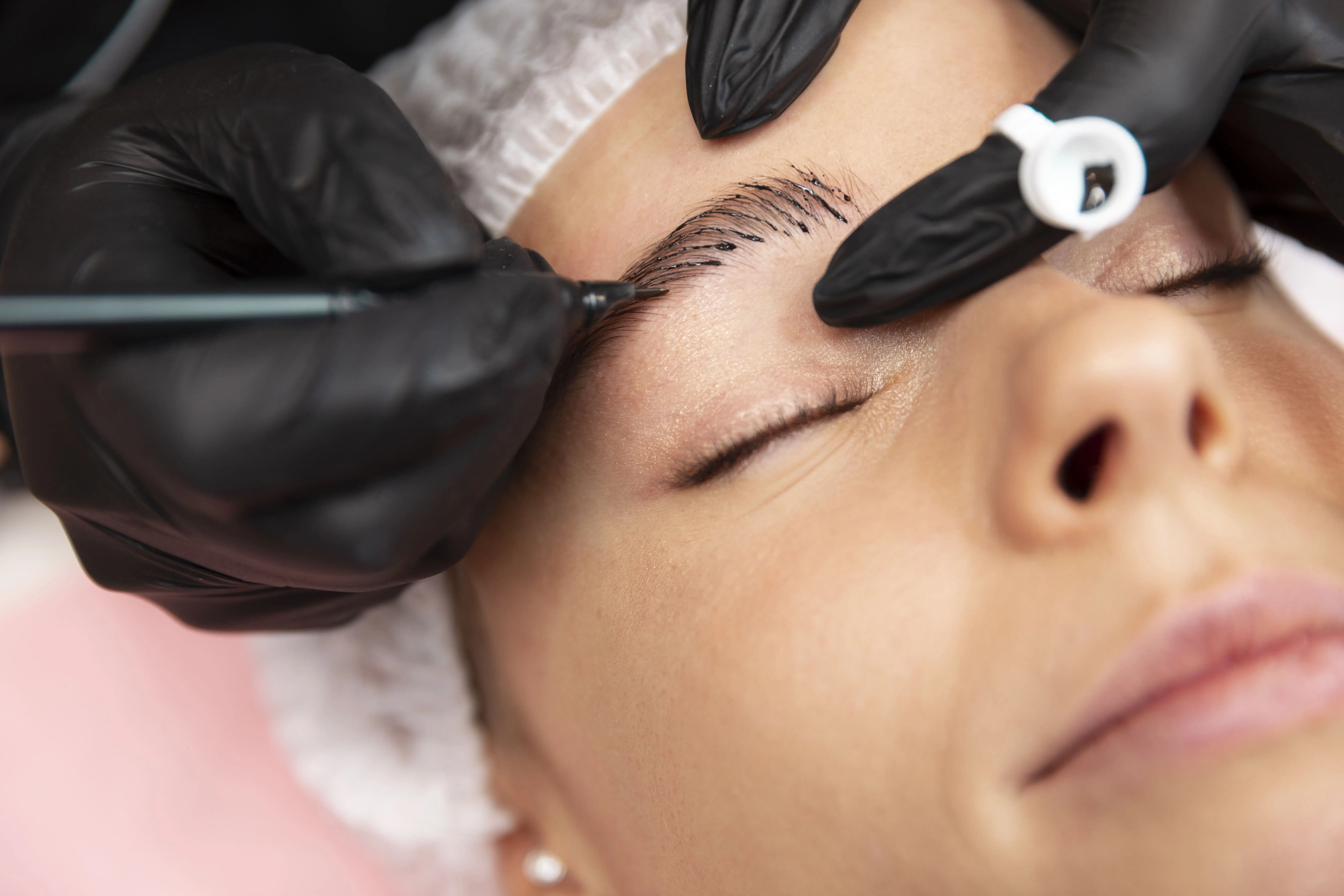 Microblading sourcils — Institut Fabuleusement Vous